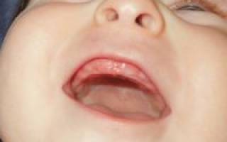 Как долго лезут первые зубы у детей